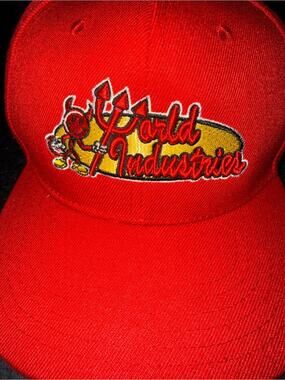 NEW WORLD INDUSTRIES DEVIL FLAMEBOY SKATEBOARD VINTAGE 90's RED CAP HAT